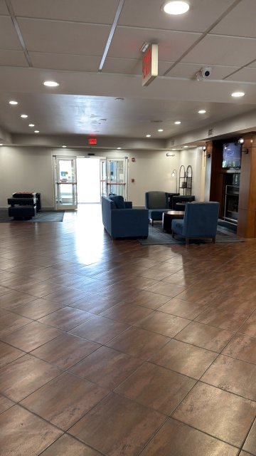 东部舒适套房酒店-旅行者