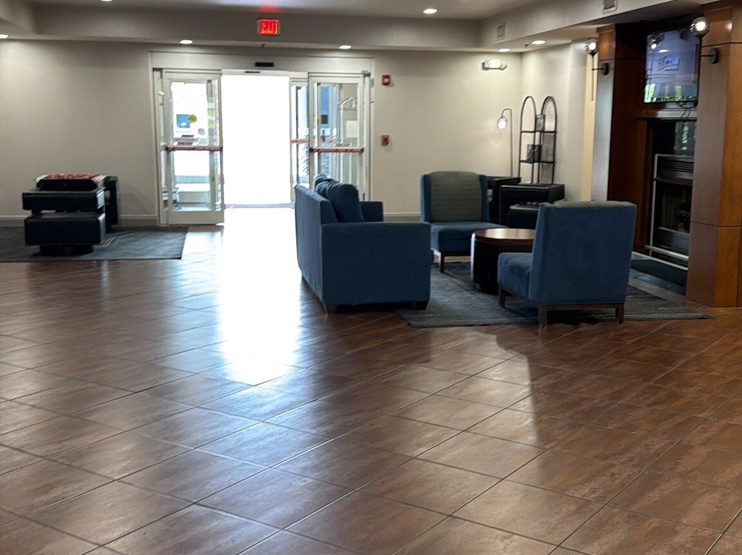 东部舒适套房酒店主图