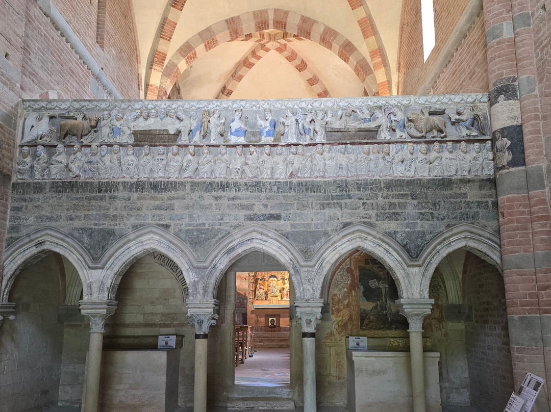 Abbazia di Santa Maria di Vezzolano-Albugnano必去景点