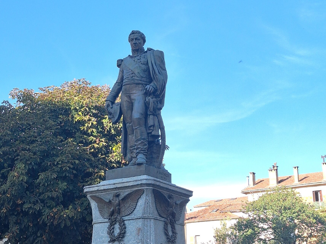 Monument au Duc de Paddoue-Corte必去景点