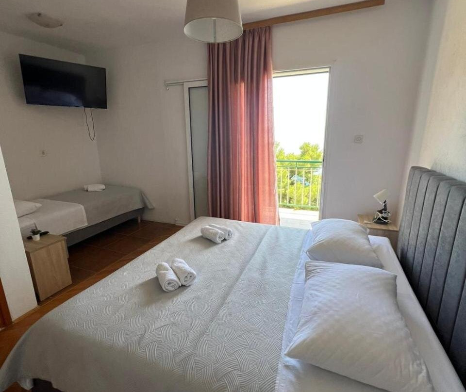 Rooms with shared kitchen Milica