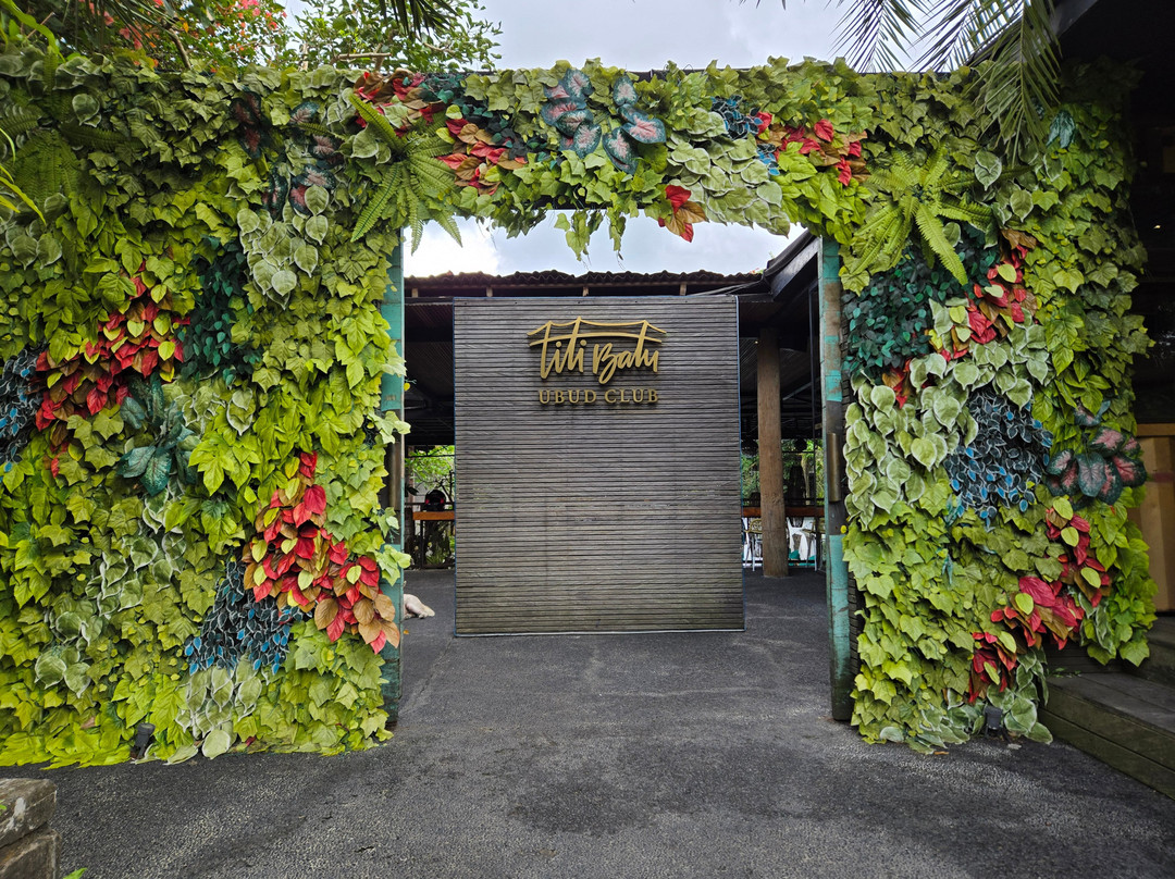 Titi Batu Ubud Club-Mas必去景点