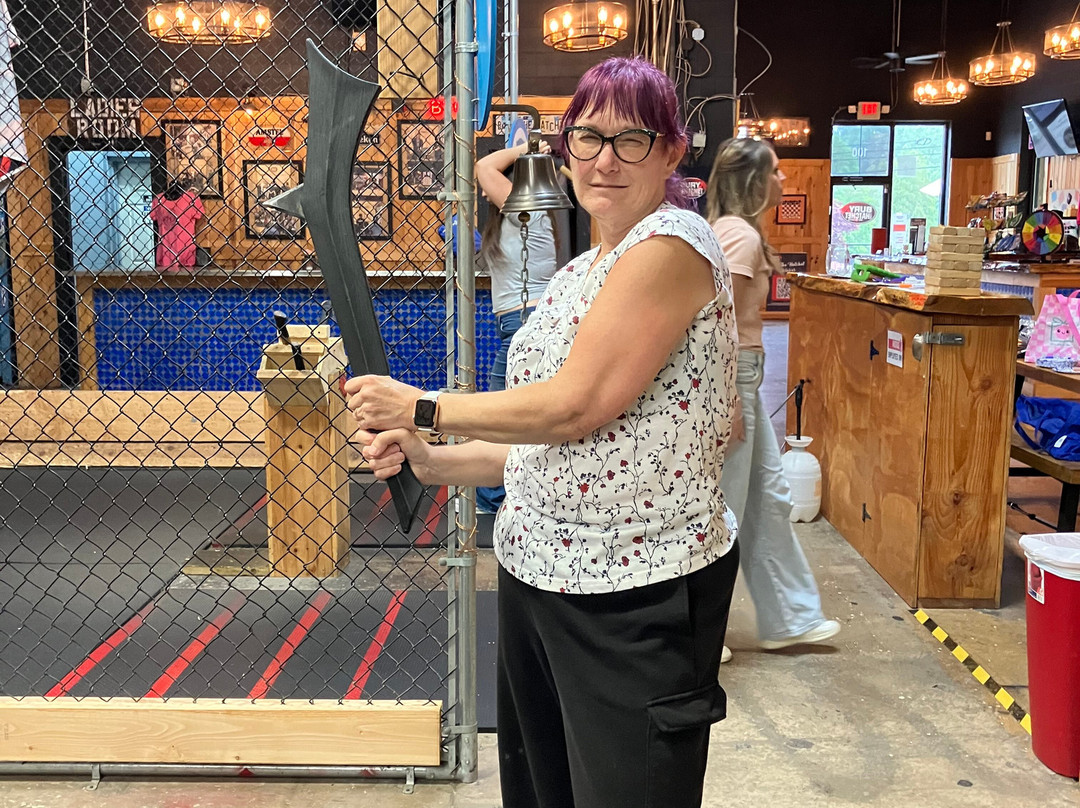 Bury The Hatchet Cherry Hill - Axe Throwing-切里希尔必去景点