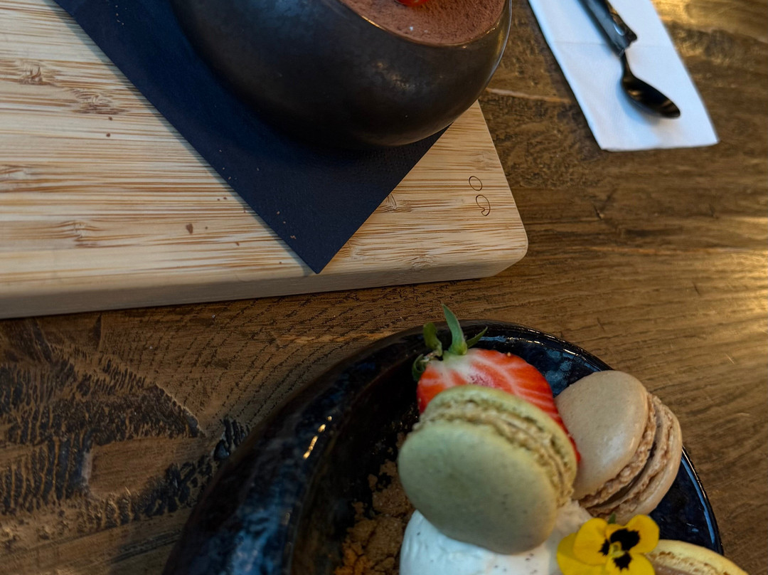 Qashik Restaurant & Lounge