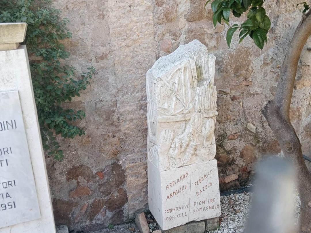 Monumento ad Andrea Costa e Nullo Baldini-Ostia Antica必去景点