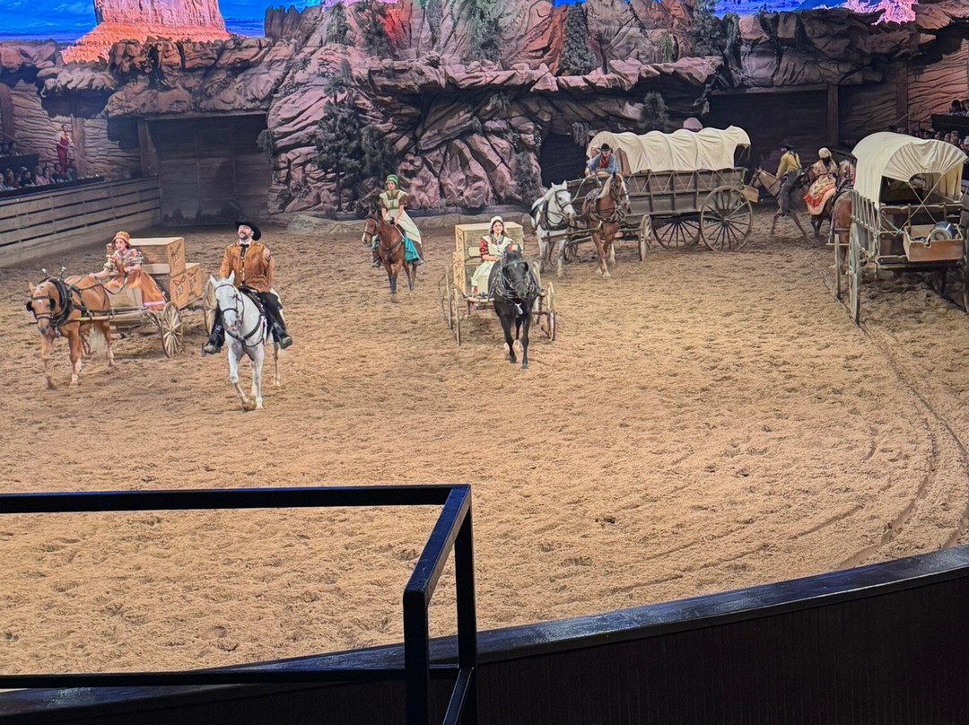 Dolly Parton's Stampede Dinner Attraction-布兰森必去景点