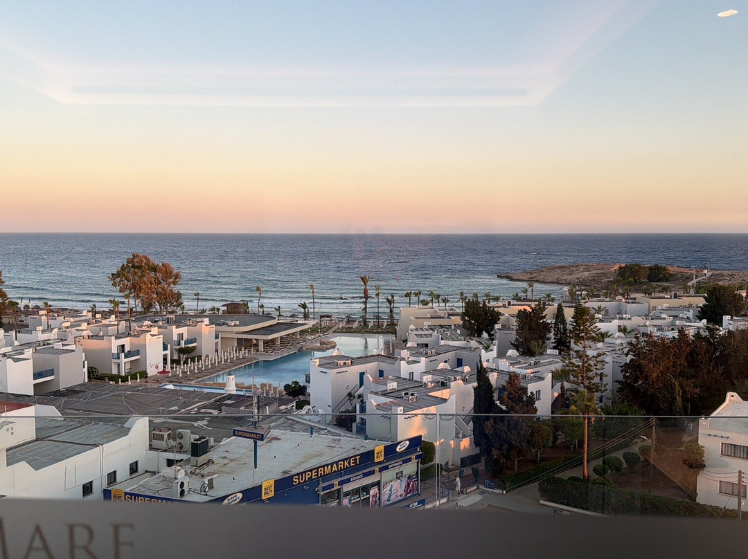 Chrysomare Beach Hotel and Resort主图