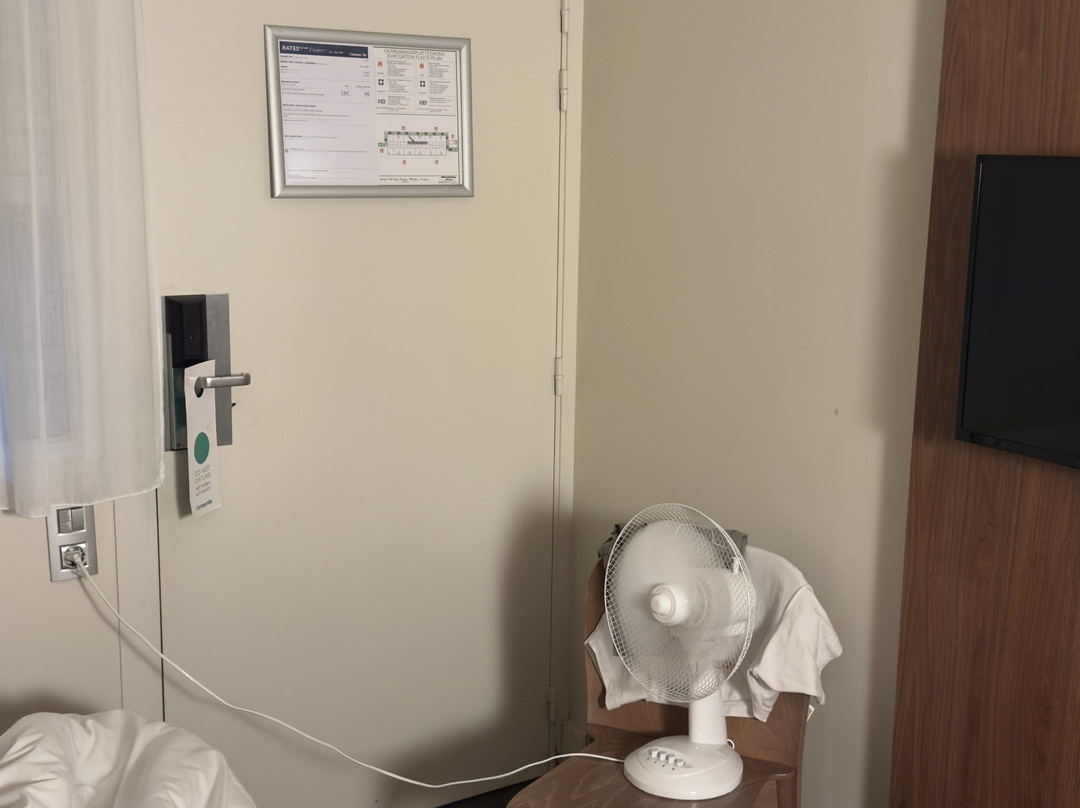 爱因霍温康铂酒店主图