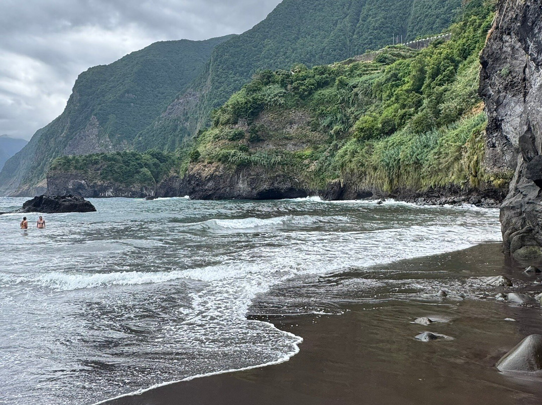 Praia do Porto do Seixal-Seixal必去景点