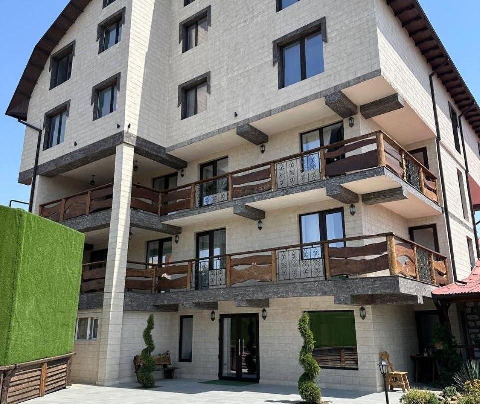 Hotel Racu Family