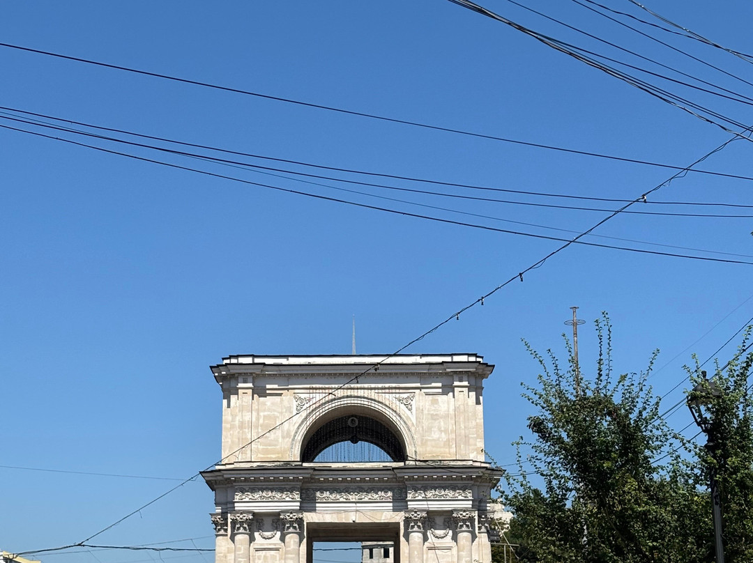 Triumphal Arch-基希讷乌必去景点