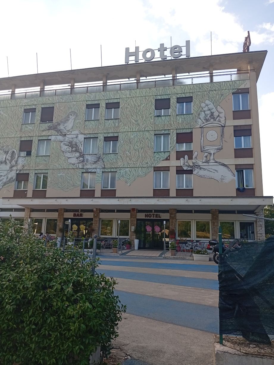 原创城市-斯波莱托阿卡街艺术酒店-旅行者