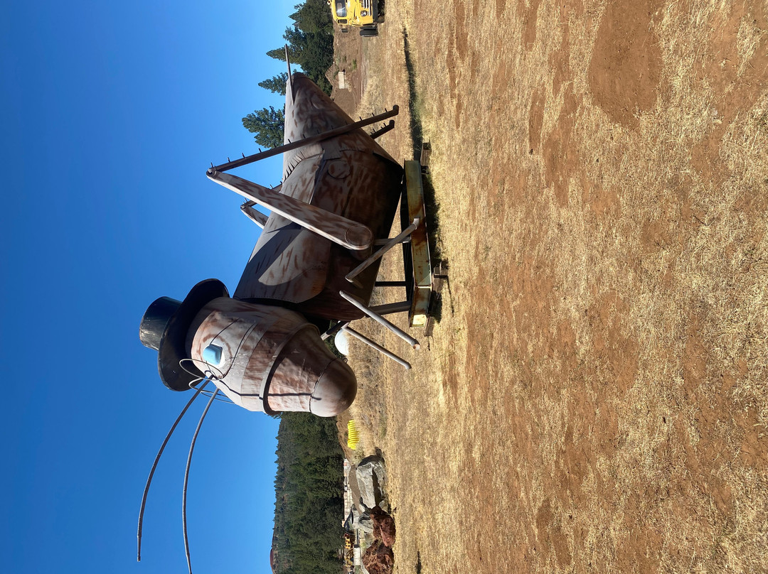 Large Junk Art Sculptures-Cassel必去景点