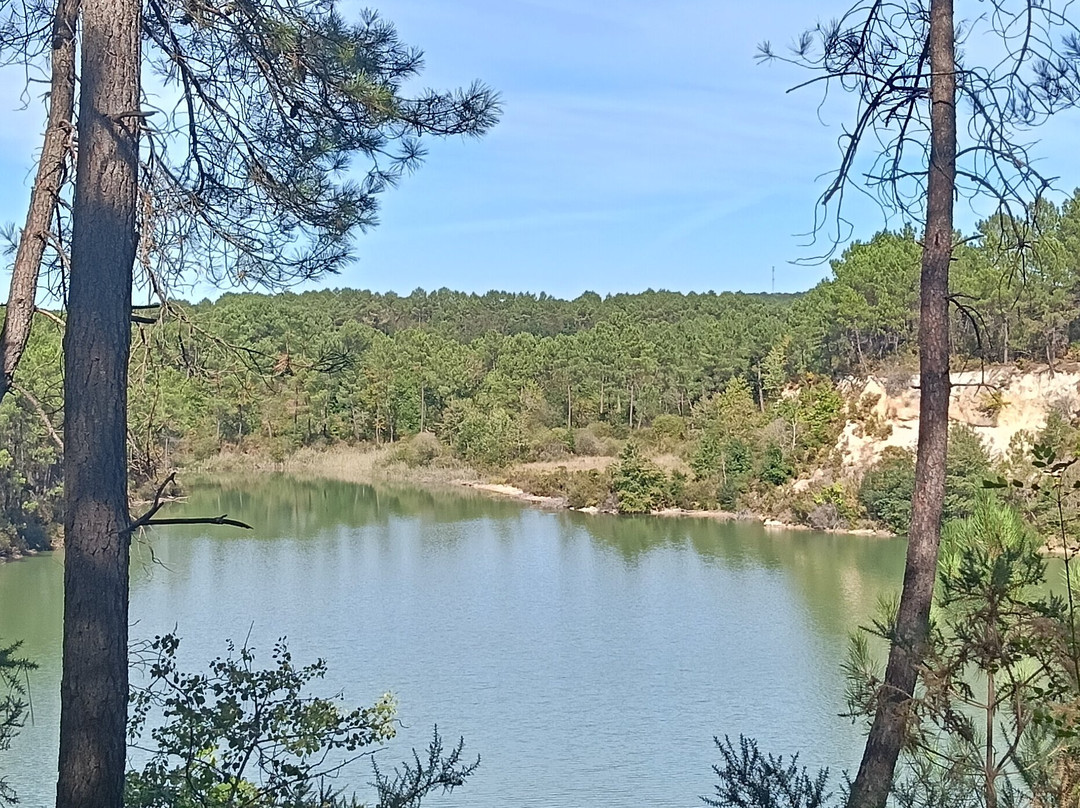 Balade Lac Bleu-Touverac必去景点