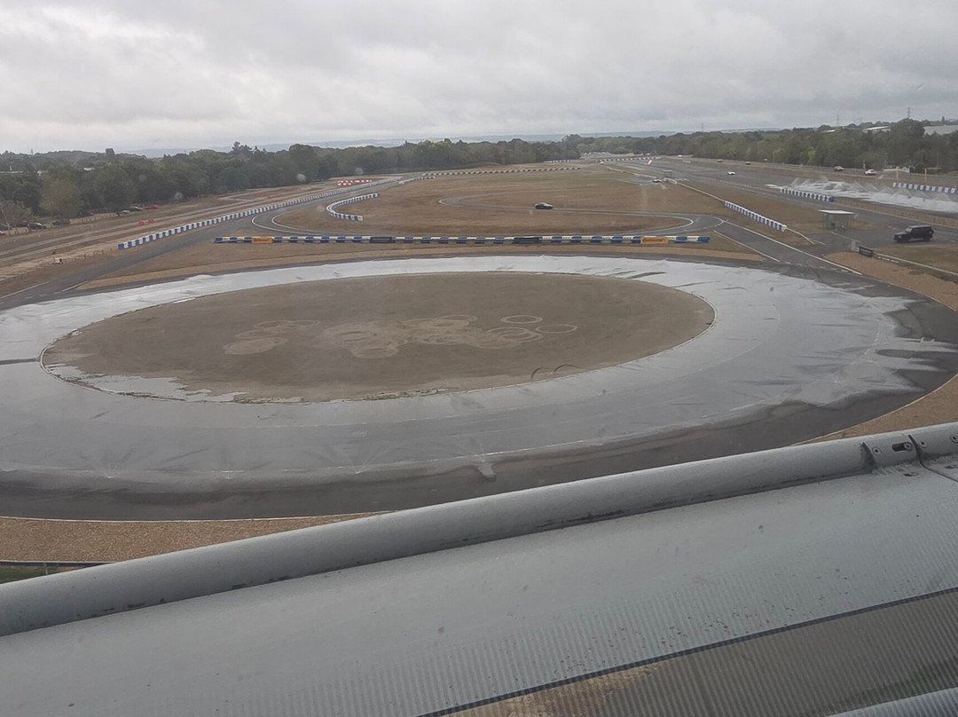 Mercedes-Benz World-威布里治必去景点