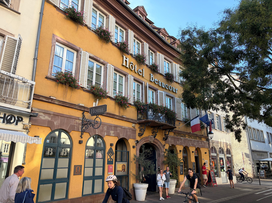 宝库尔酒店主图