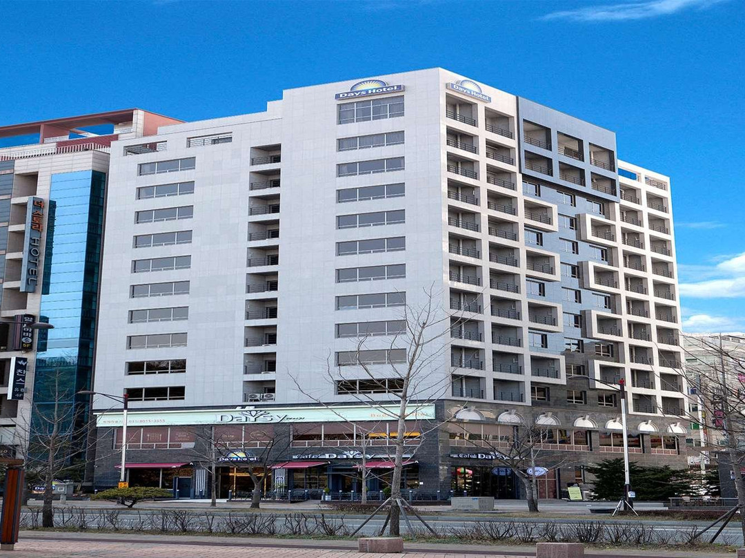 Days Hotel by Wyndham Dongtan主图