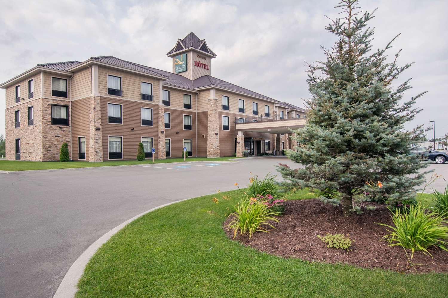 Quality Inn & Suites-官方