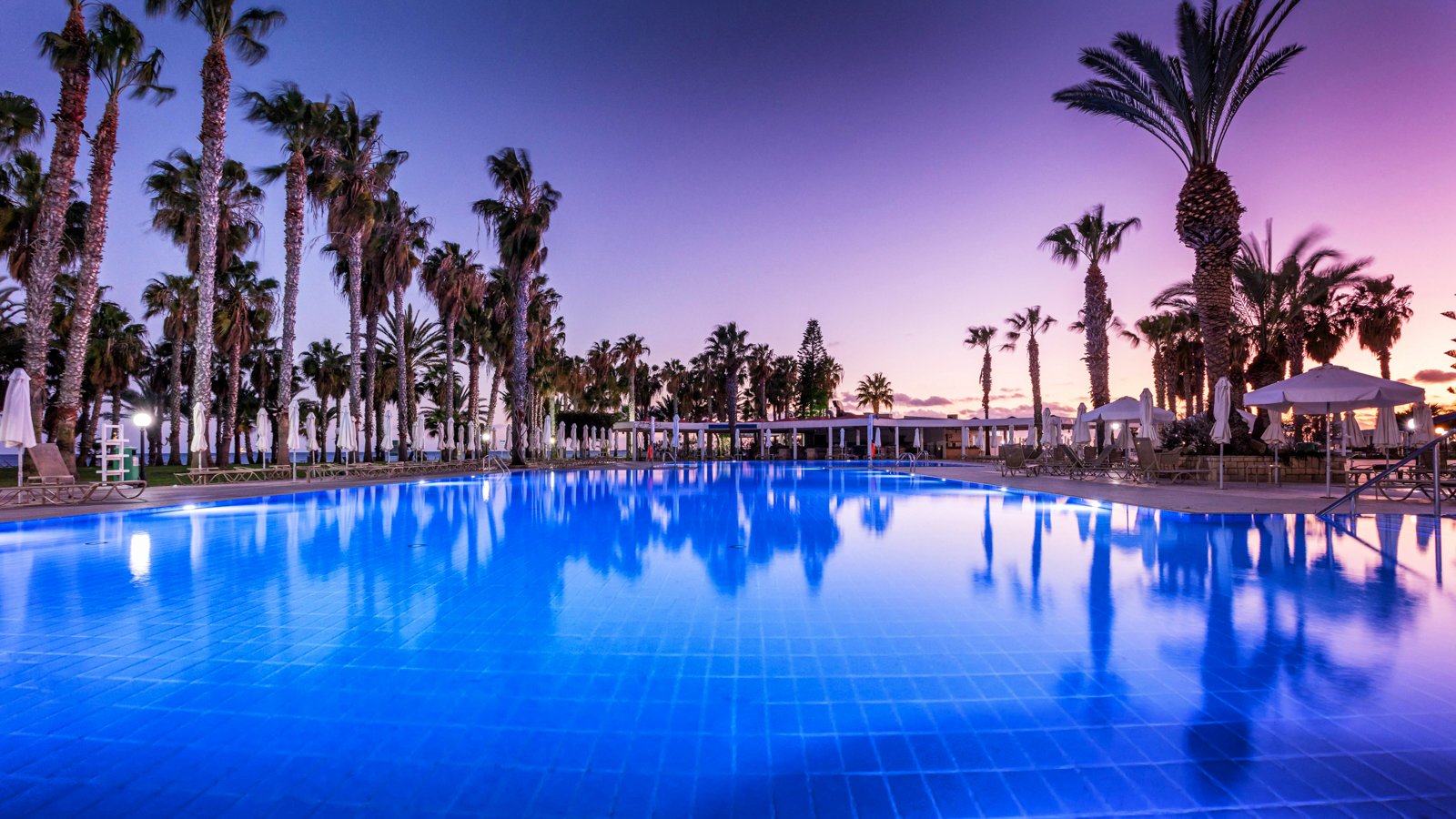 Louis Phaethon Beach-官方