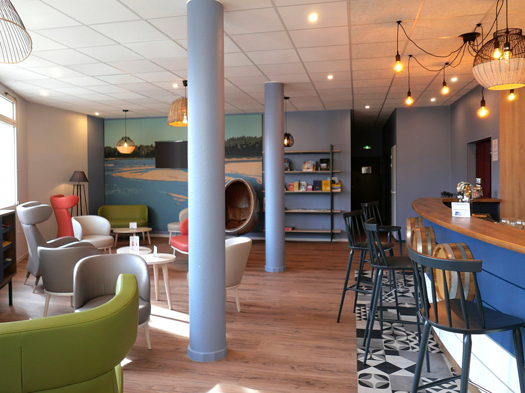 宜必思尚品昂瑟尼中心酒店主图