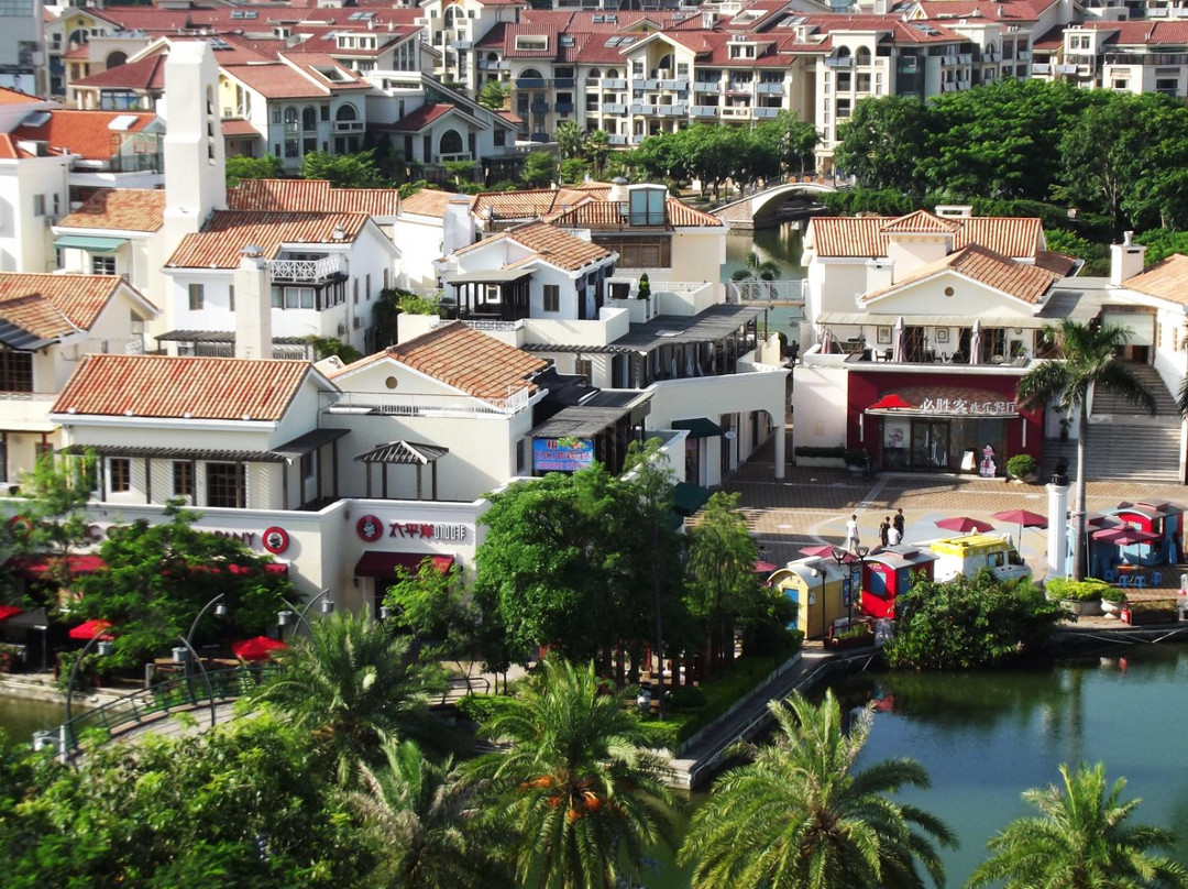 大梅沙奥特莱斯购物村-深圳市必去景点