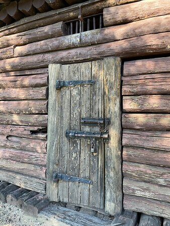 Eaglehawk Log Lock Up-Eaglehawk必去景点