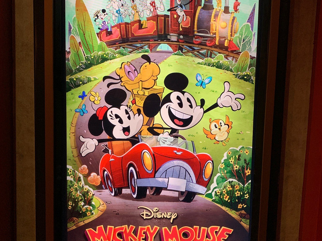Mickey & Minnie's Runaway Railway景点图片