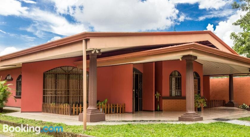 Tico House Bed & Breakfast