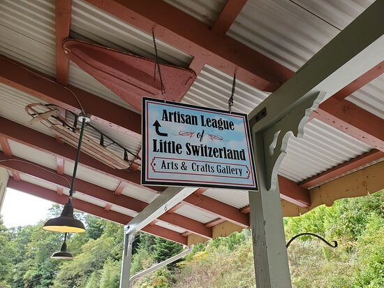 Little Switzerland Books & Beans景点图片