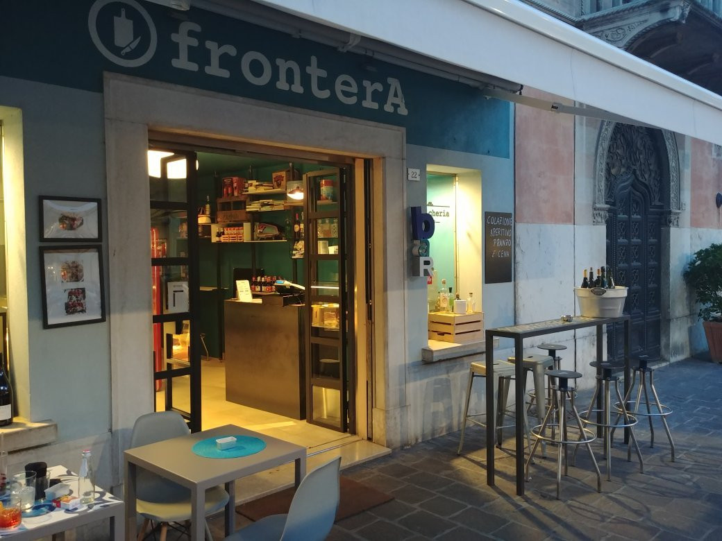 frontera cocktail bar