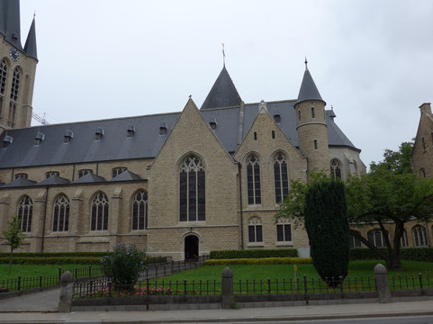 Onze-Lieve-Vrouwkerk-Sint-Katelijne-Waver必去景点