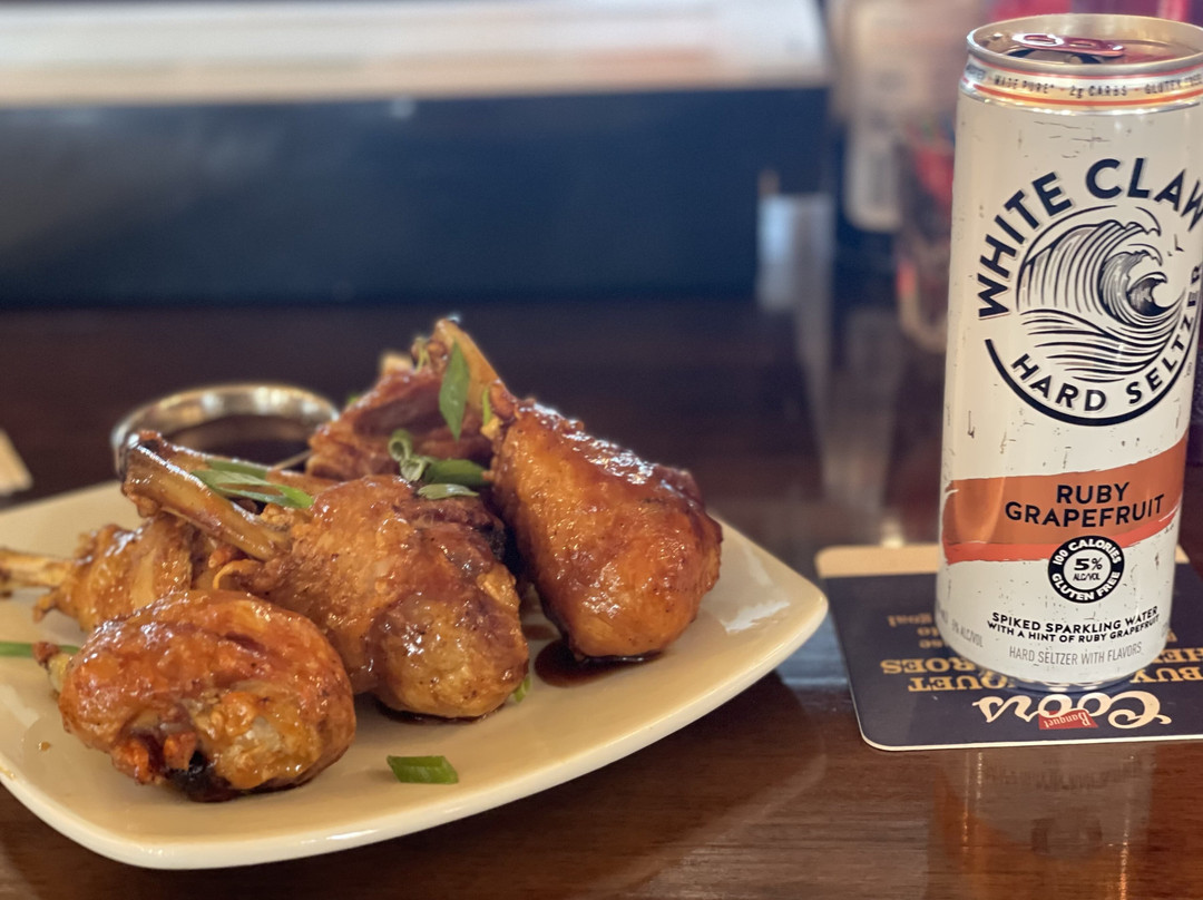 Schooners Bar And Grill