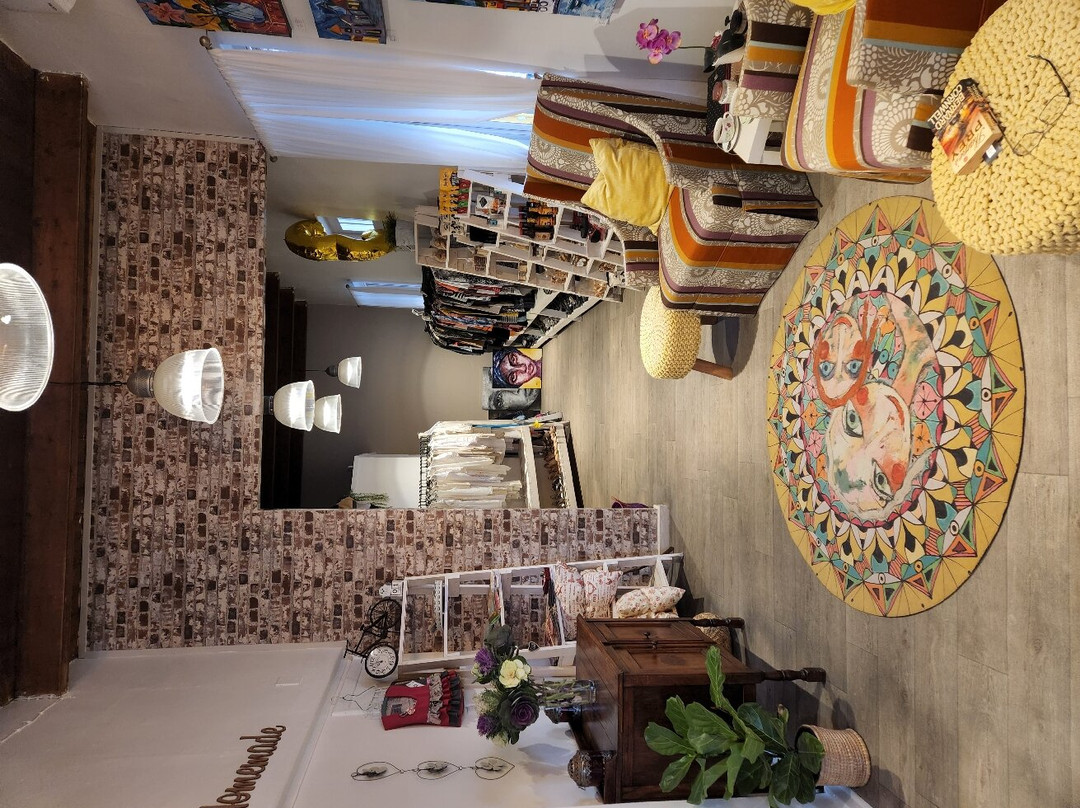 Used To Bee New Cafe