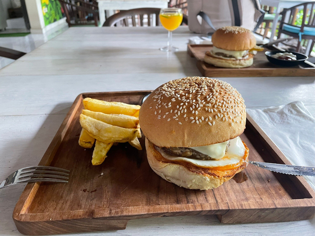 Klumpu餐馆和美食-Klotok Restaurant & Sports Bar