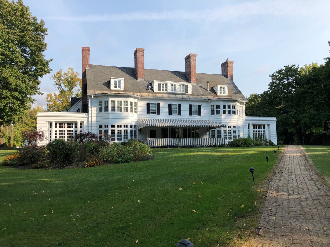 Four Chimneys Inn & Restaurant主图