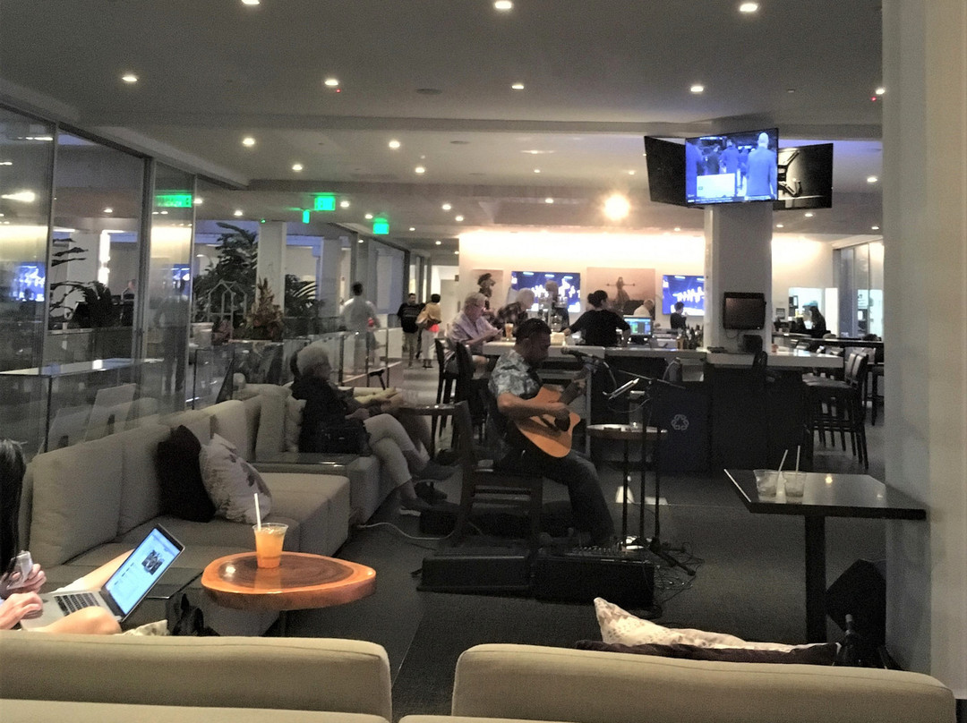 纳尼洛亚火山度假村主图