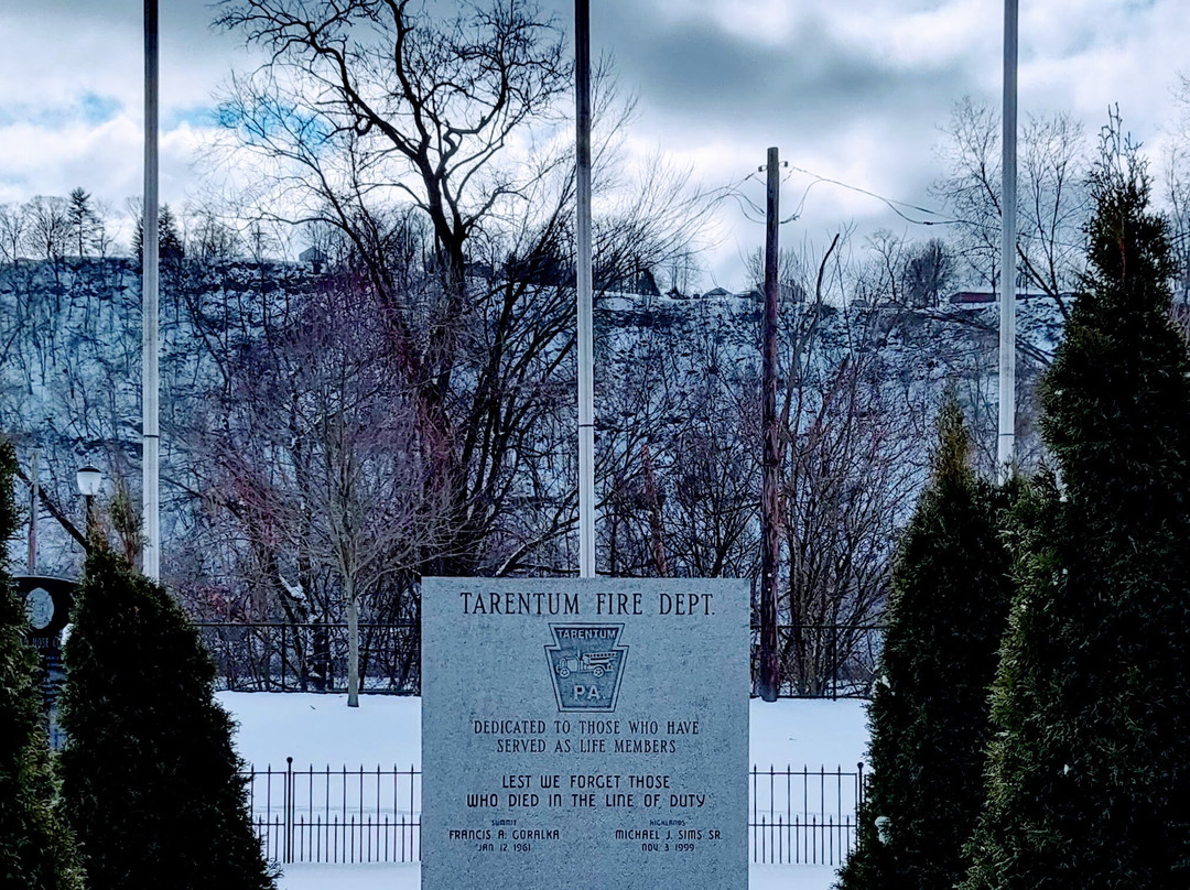 Tarentum Riverview Memorial Park景点图片