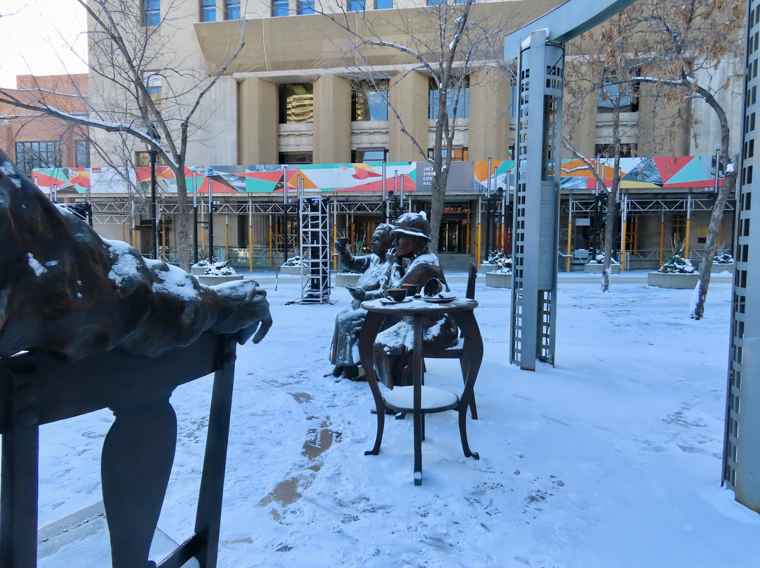 Famous Five Statues-卡尔加里必去景点