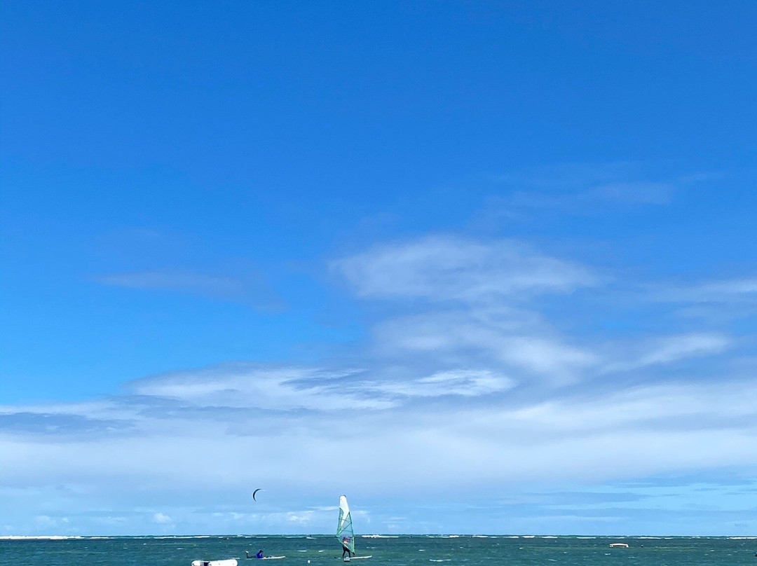 Praia de Candeias景点图片