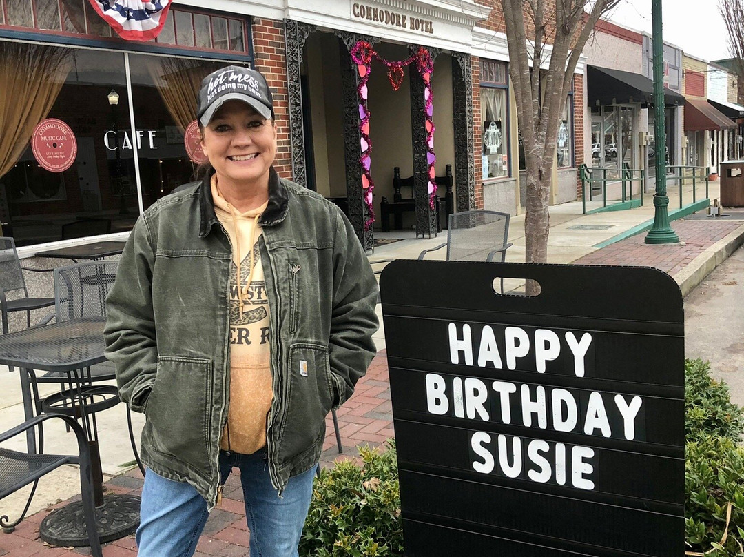 Commodore Hotel Linden主图