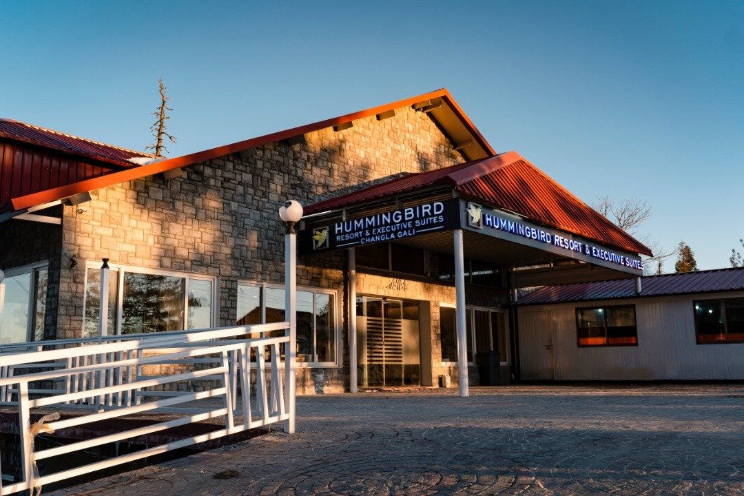 Humming Bird Resort and Executive Suites主图