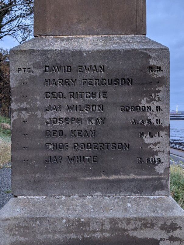 Limekilns, Charlestown And Pattiesmuir War Memorial-Limekilns必去景点