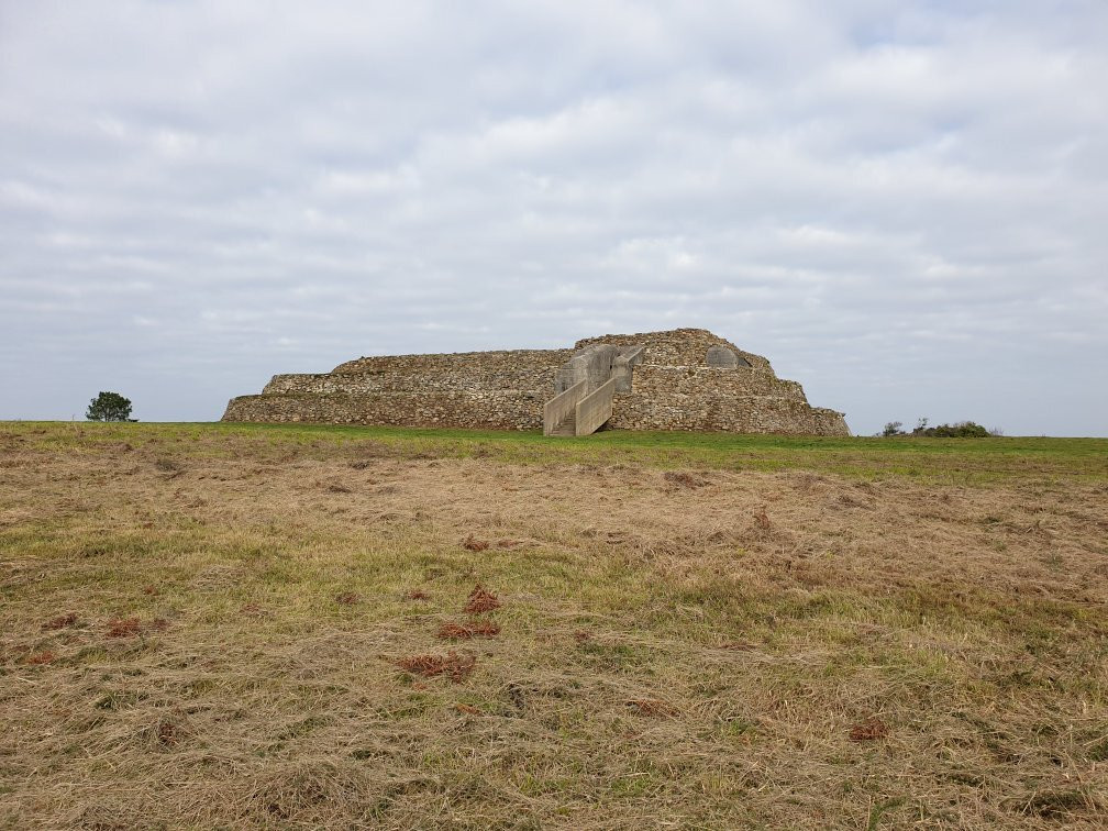 Cairn Du Petit Mont景点图片