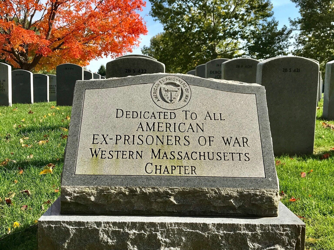 Massachusetts Veterans' Memorial Cemetery景点图片