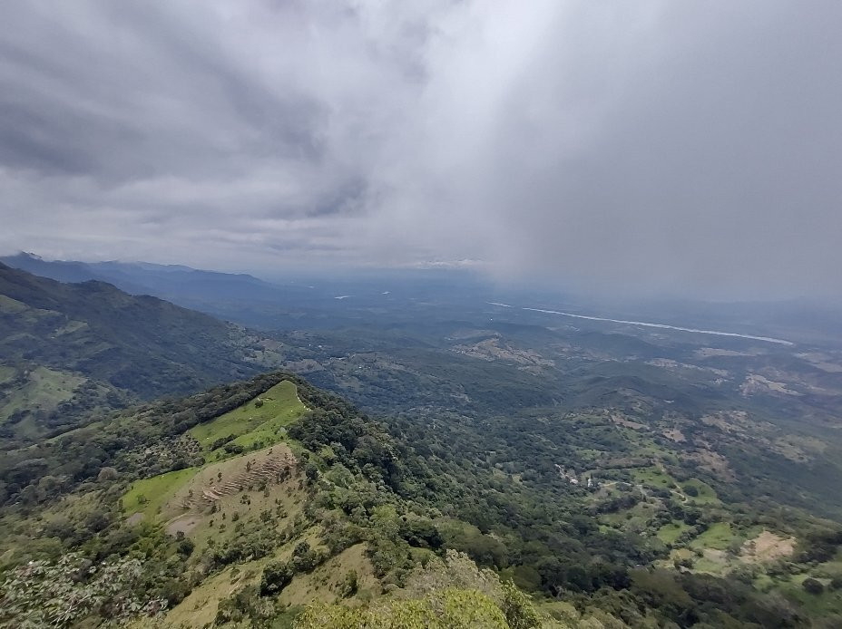 Mirador De La Piedra Capira景点图片