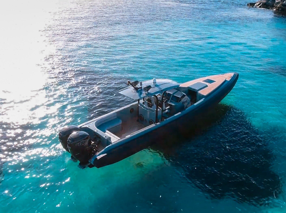 Adventure Charter Group景点图片