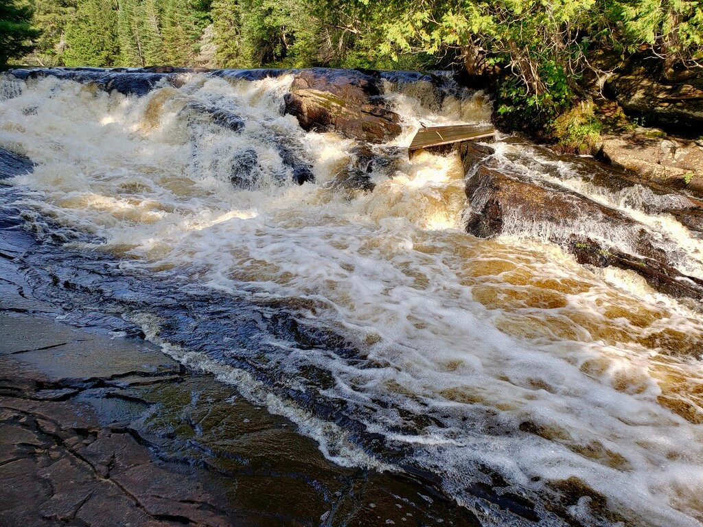 High Falls of Vankoughnet景点图片