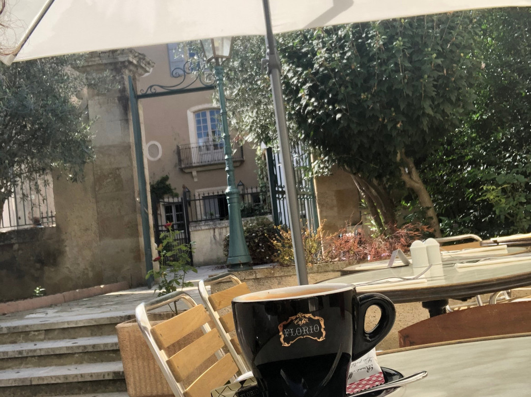 Logis Hôtel les Trois Lys主图