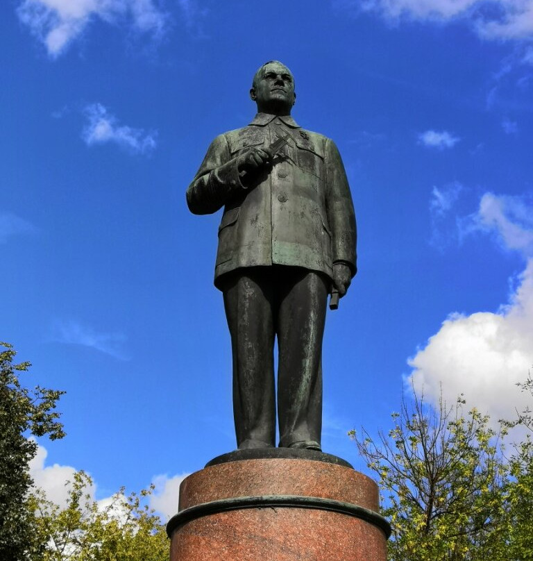 Monument  to V. A. Degtyarev-Kovrov必去景点