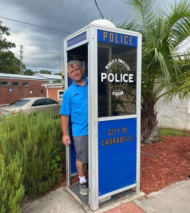 World’s Smallest Police Station景点图片